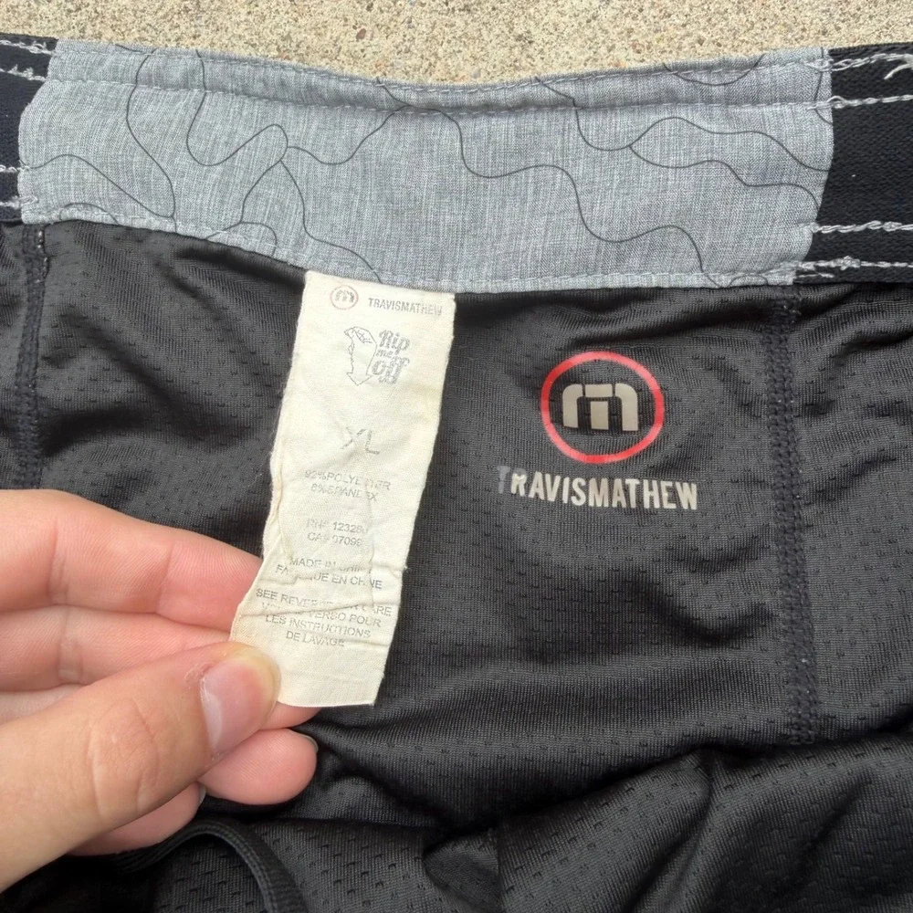 TRAVISMATHEW | Mens Active Performance Shorts XL Grey Topo Print Athleisure - Picture 3 of 8